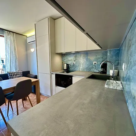 Comfortable 2 Bedroom In Sirena By Menada Appartement Sveti Vlas