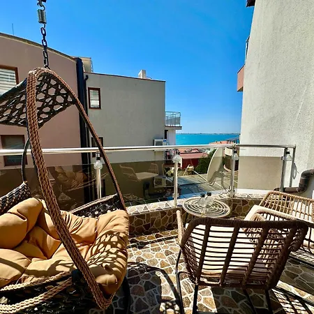 Comfortable 2 Bedroom In Sirena By Menada Appartement