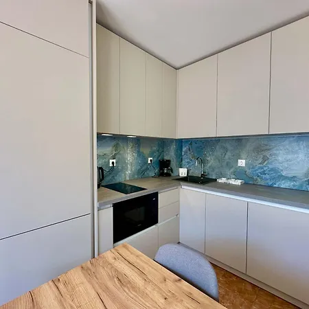 Comfortable 2 Bedroom In Sirena By Menada Appartement Sveti Vlas