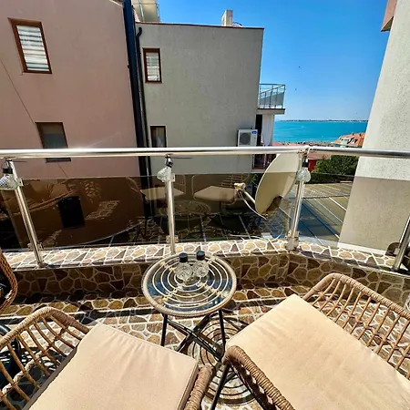 Comfortable 2 Bedroom In Sirena By Menada Appartement *