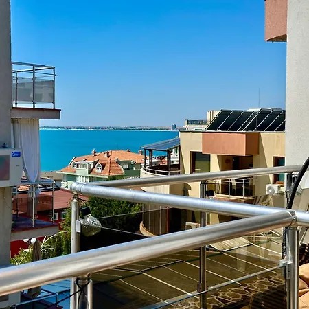 Comfortable 2 Bedroom In Sirena By Menada Appartement